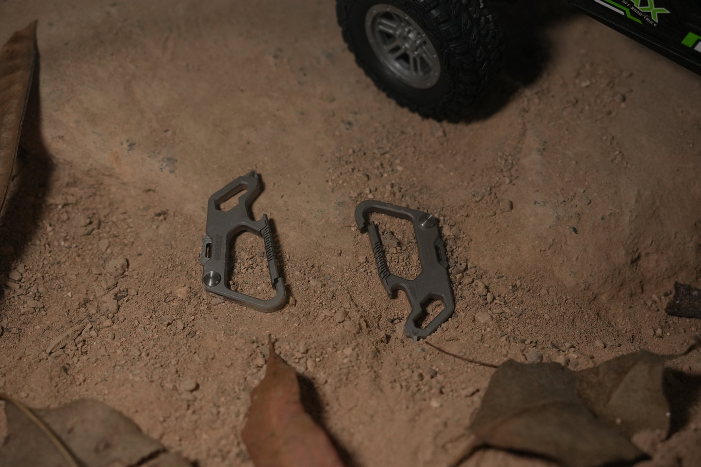 Gr5 Titanium EDC Keychain with Damascus Blade